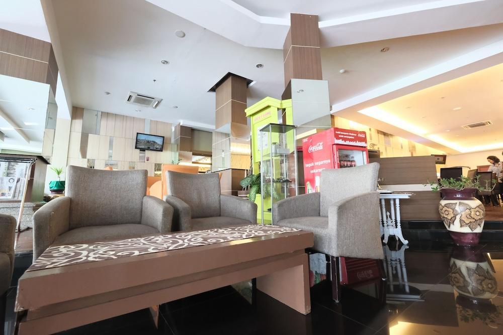 Tjokro Hotel Klaten Zewnętrze zdjęcie
