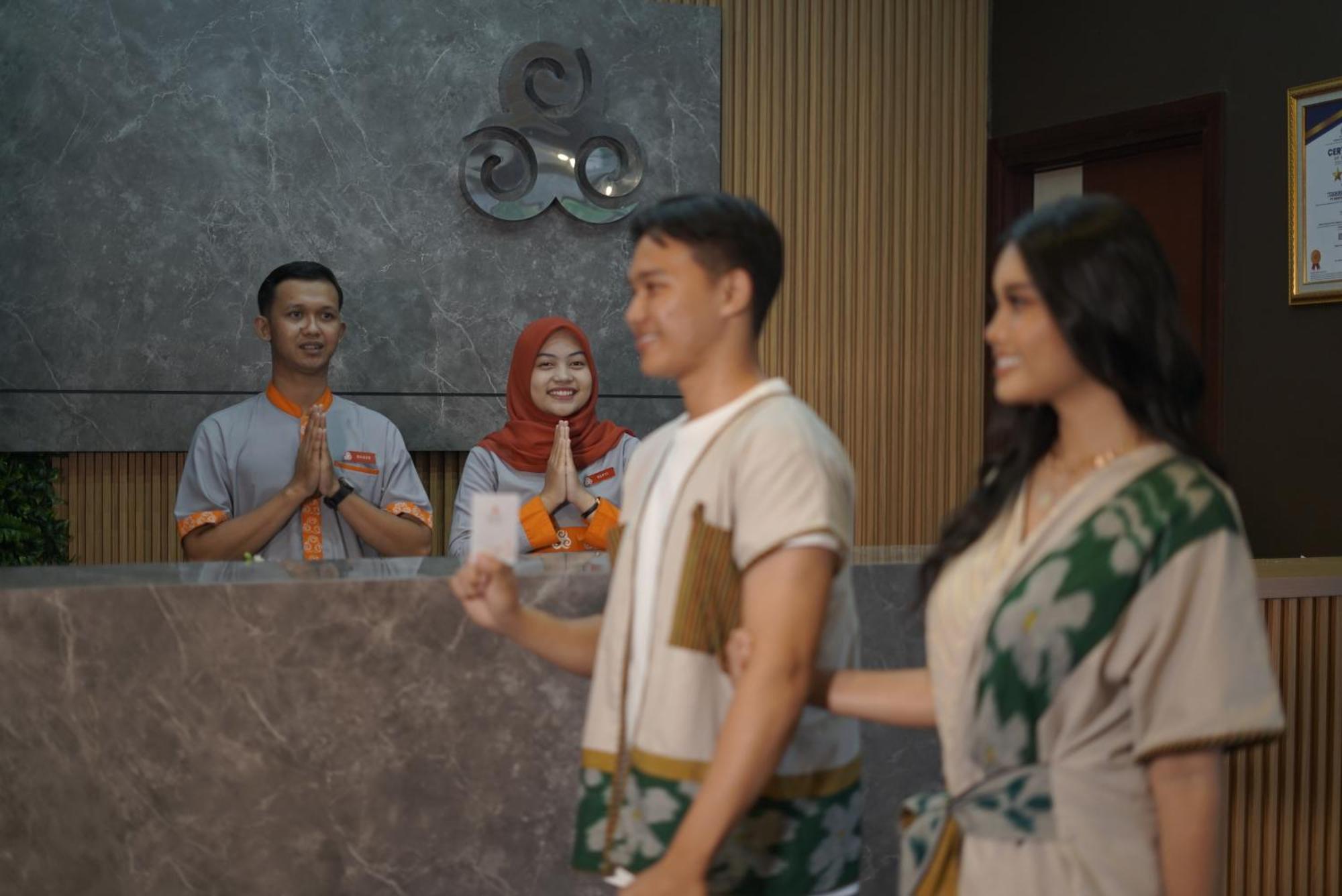 Tjokro Hotel Klaten Zewnętrze zdjęcie