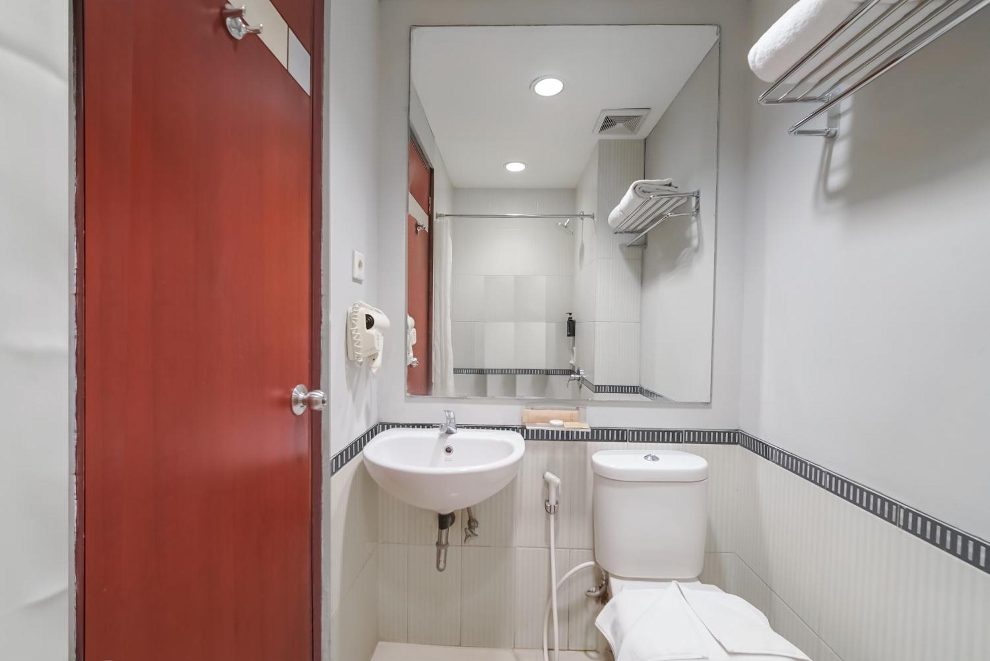 Tjokro Hotel Klaten Zewnętrze zdjęcie