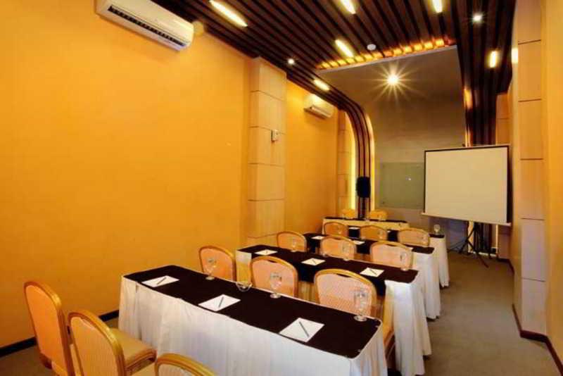 Tjokro Hotel Klaten Zewnętrze zdjęcie